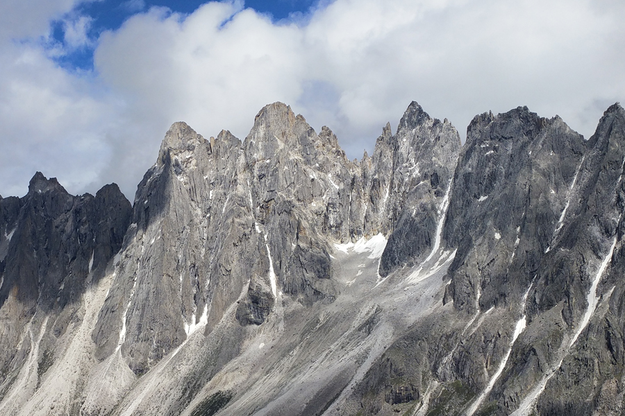 Towers north to Xiaozha Lake