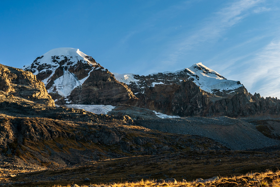 Mt. Yangmolong and 6033