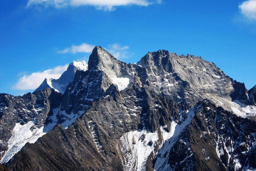 Mt. Siguniang and Xuanwu