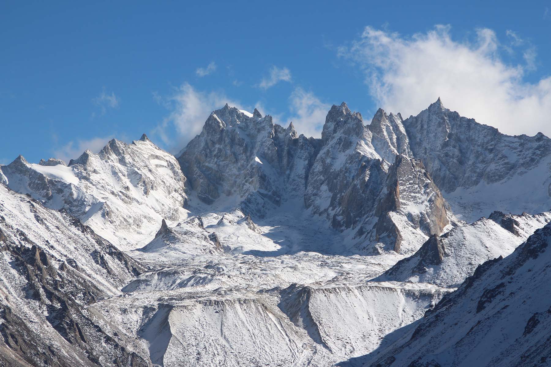 Unnamed Peaks north of peak 5804